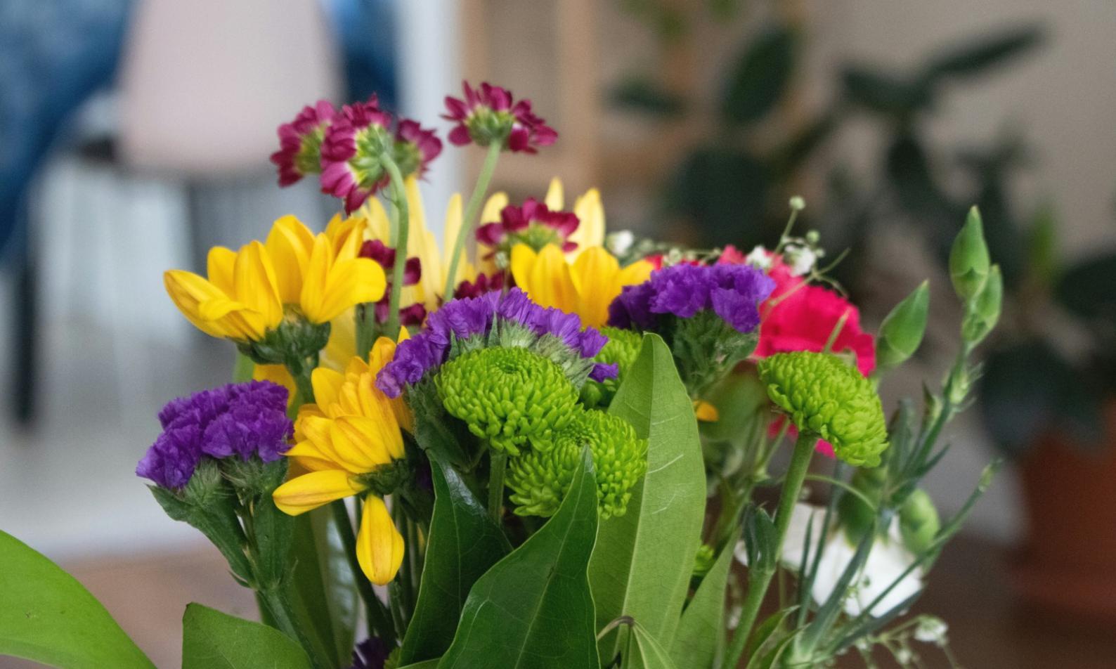 Profesyonel çiçek düzenleme süreci ve detayları